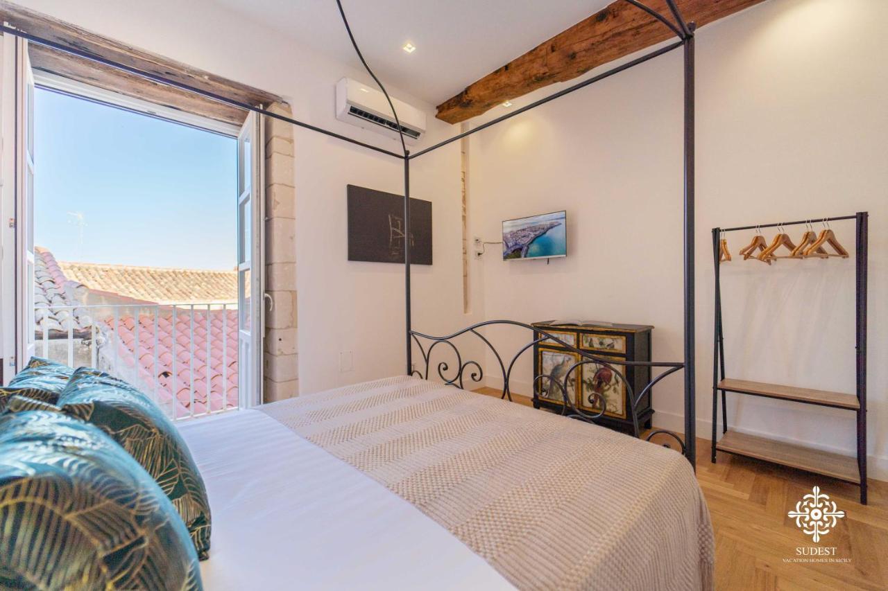 Residenza Dumah - Elegante Dimora In Centro Lejlighed Syracuse Eksteriør billede